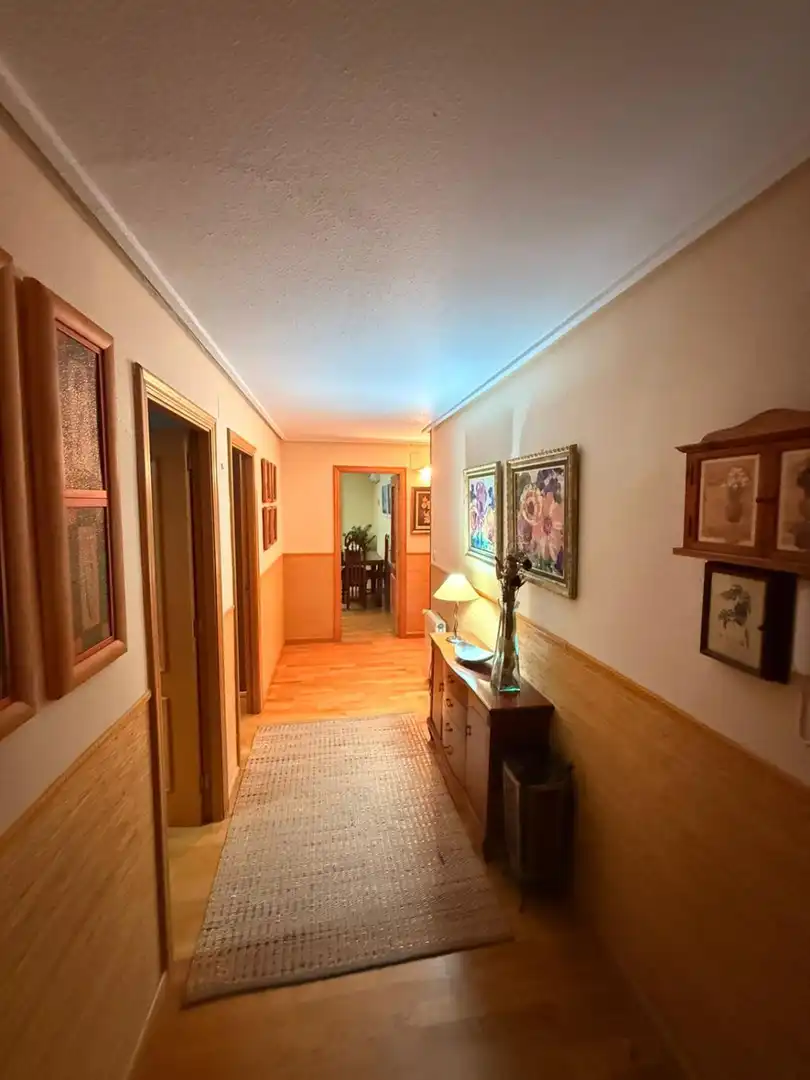 Wohnung zur Miete in Albacete mit Klimaanlage, Heizung und Parkett