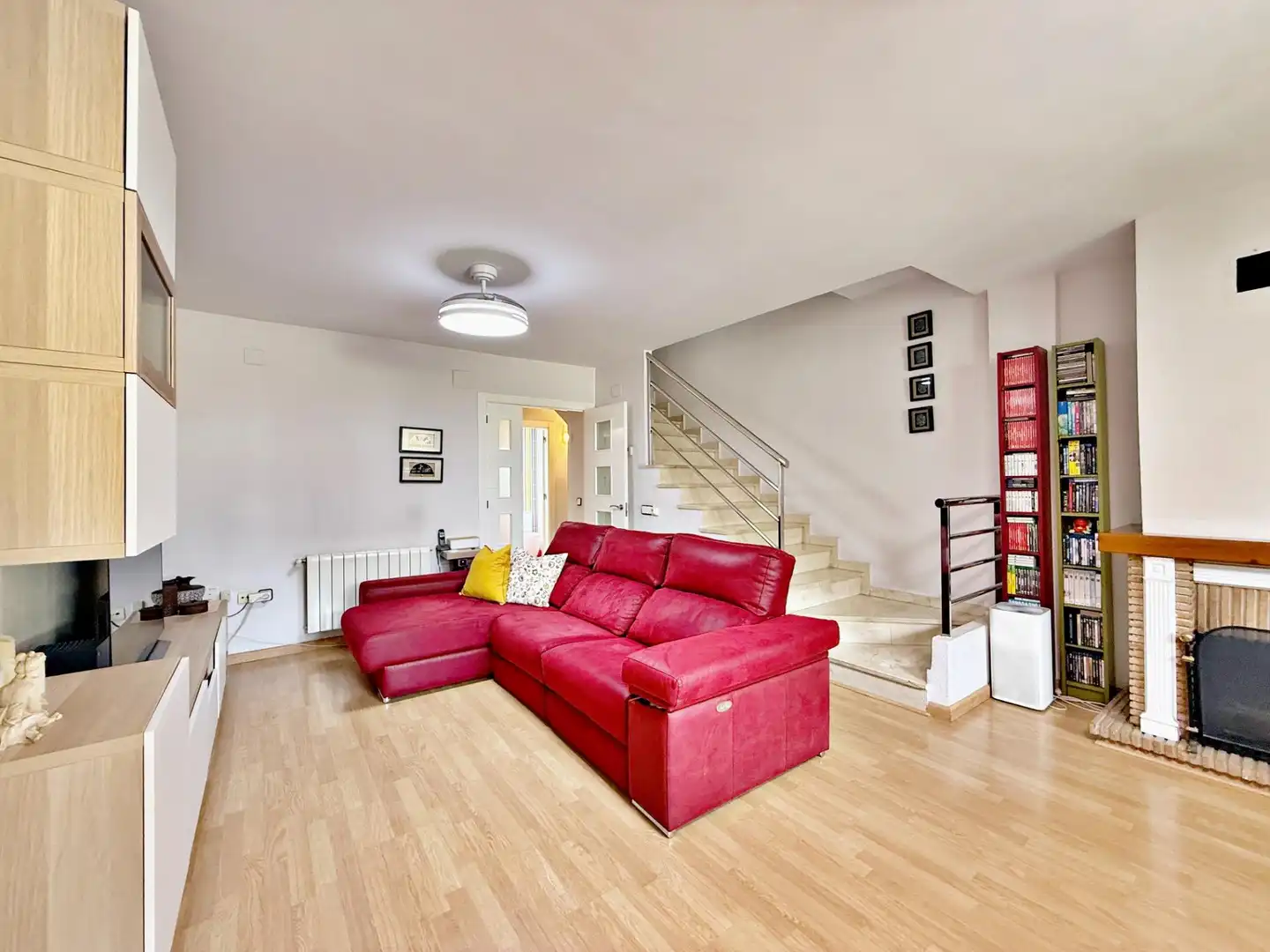 Sala de estar de Casa adosada en venta en Paterna con Aire acondicionado, Jardín privado y Trastero