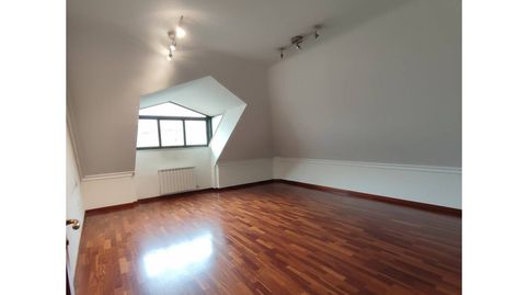 Foto 2 de Piso en venta en Calle Palmeras, O Milladoiro, Ames