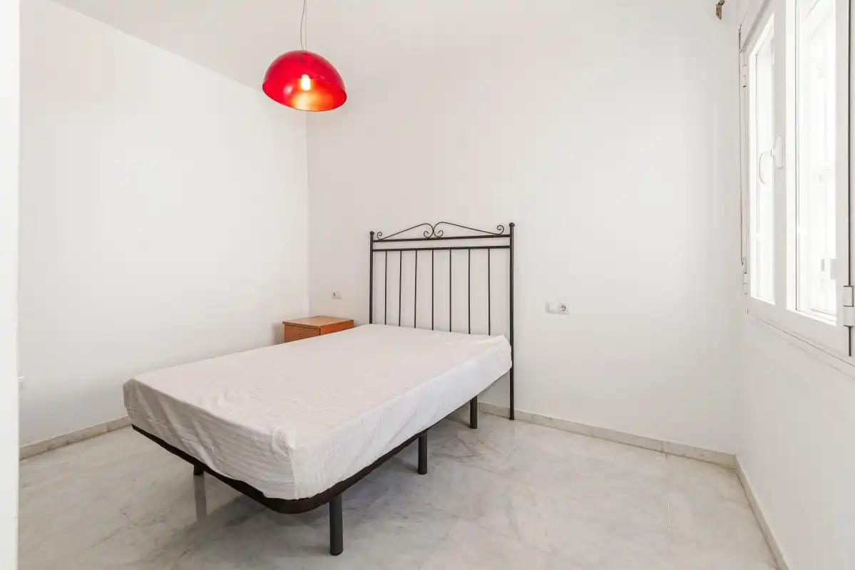 Bedroom of Flat for rent in Sevilla  with Air Conditioner, Heating and Furnished