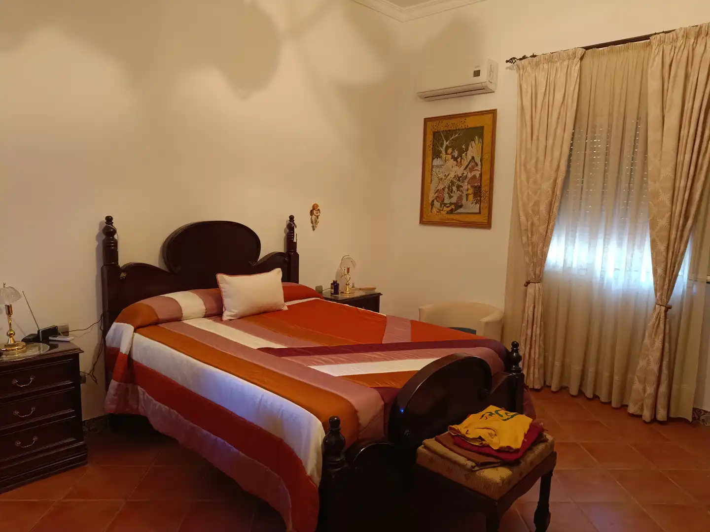 Dormitori de Casa o xalet en venda en Carmona amb Aire condicionat, Jardí privat i Terrassa