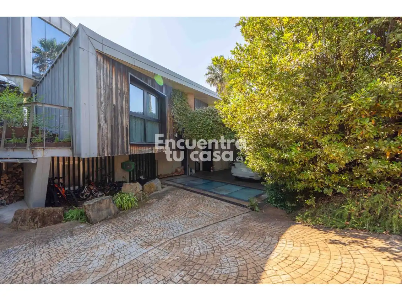 Vista exterior de Casa o xalet en venda en Donostia - San Sebastián  amb Jardí privat, Terrassa i Piscina