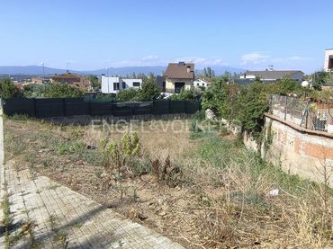Terreny residencial en venda a Montornès del Vallès