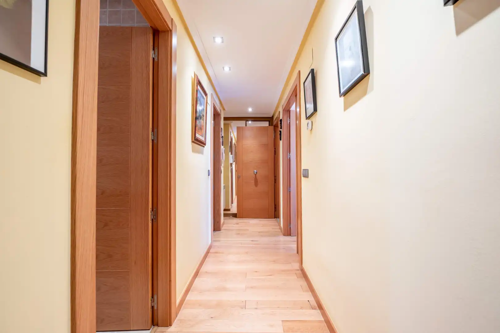 Houses for sale in Zaragoza  with Air Conditioner and Heating
