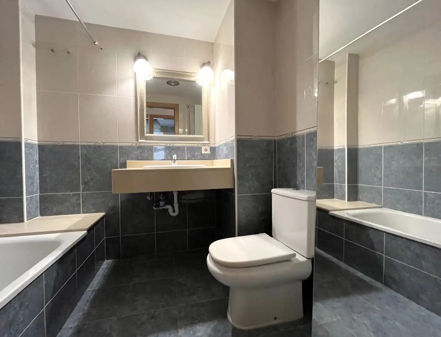 Bathroom of Flat for sale in Calonge i Sant Antoni  with Air Conditioner, Heating and Parquet flooring