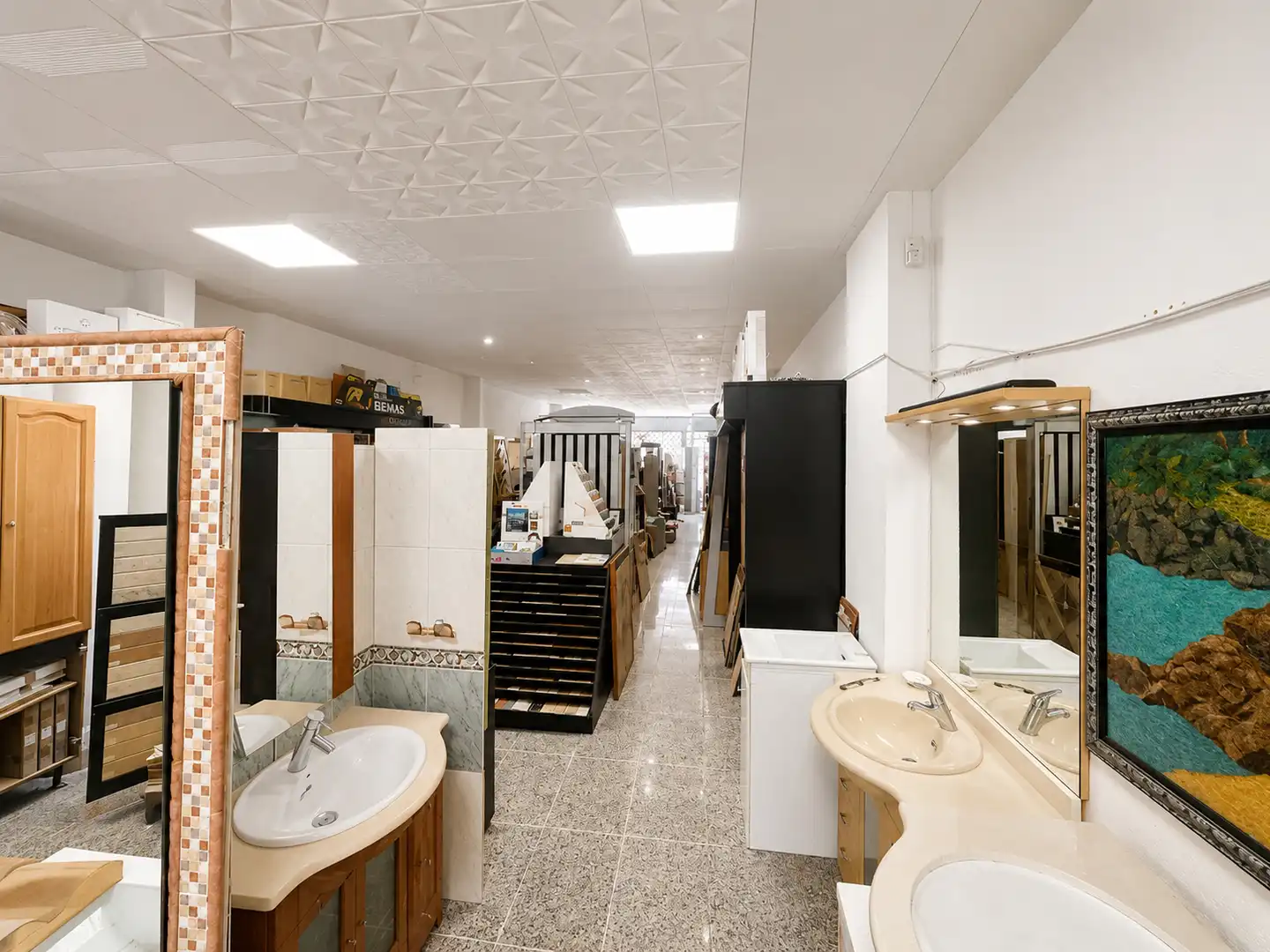 Local de alquiler en Girona con Aire acondicionado