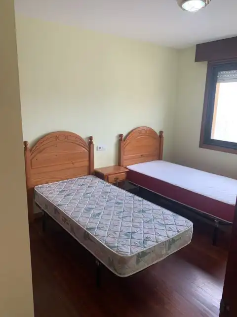 Habitación de Apartamento en venta en Marín con Parquet, Trastero y Amueblado