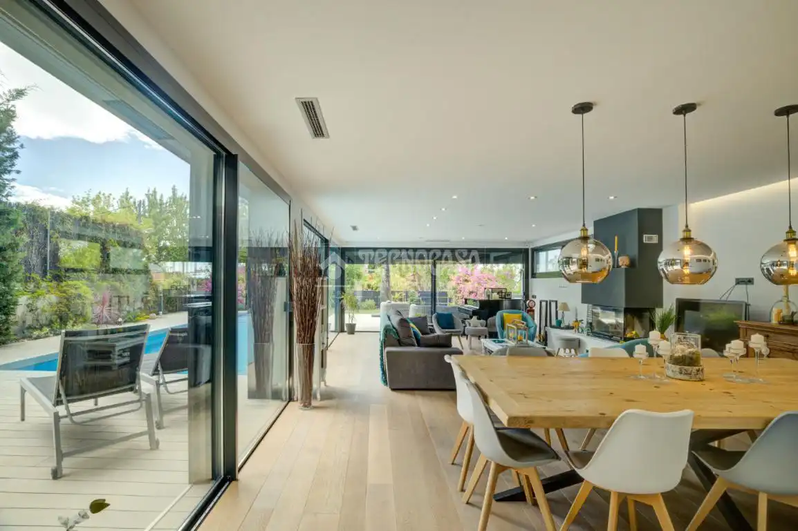 Sala d'estar de Casa o xalet en venda en Sant Cugat del Vallès amb Calefacció, Parquet i Terrassa