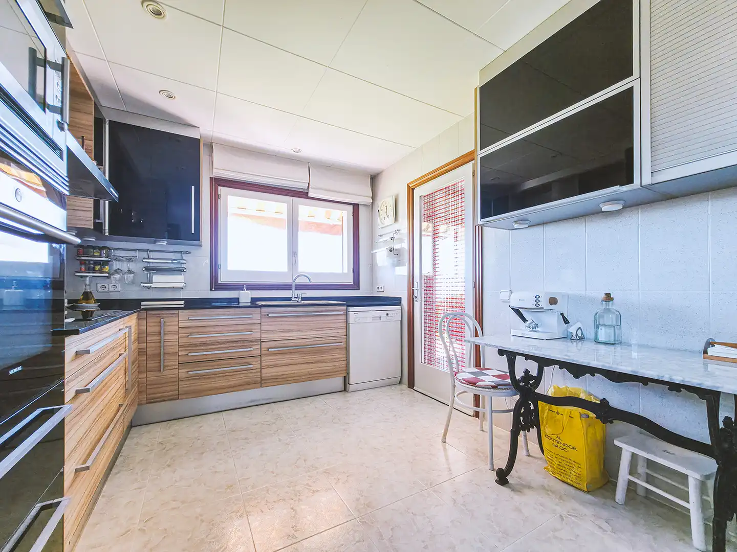 Küche von Haus oder Chalet zum Verkauf in Sant Cebrià de Vallalta mit Heizung, Privatgarten und Terrasse