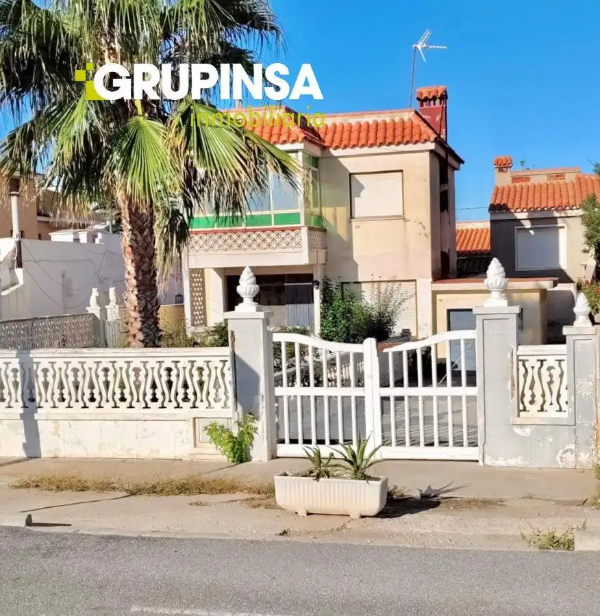 Vista exterior de Casa o chalet en venta en Almazora / Almassora con Jardín privado
