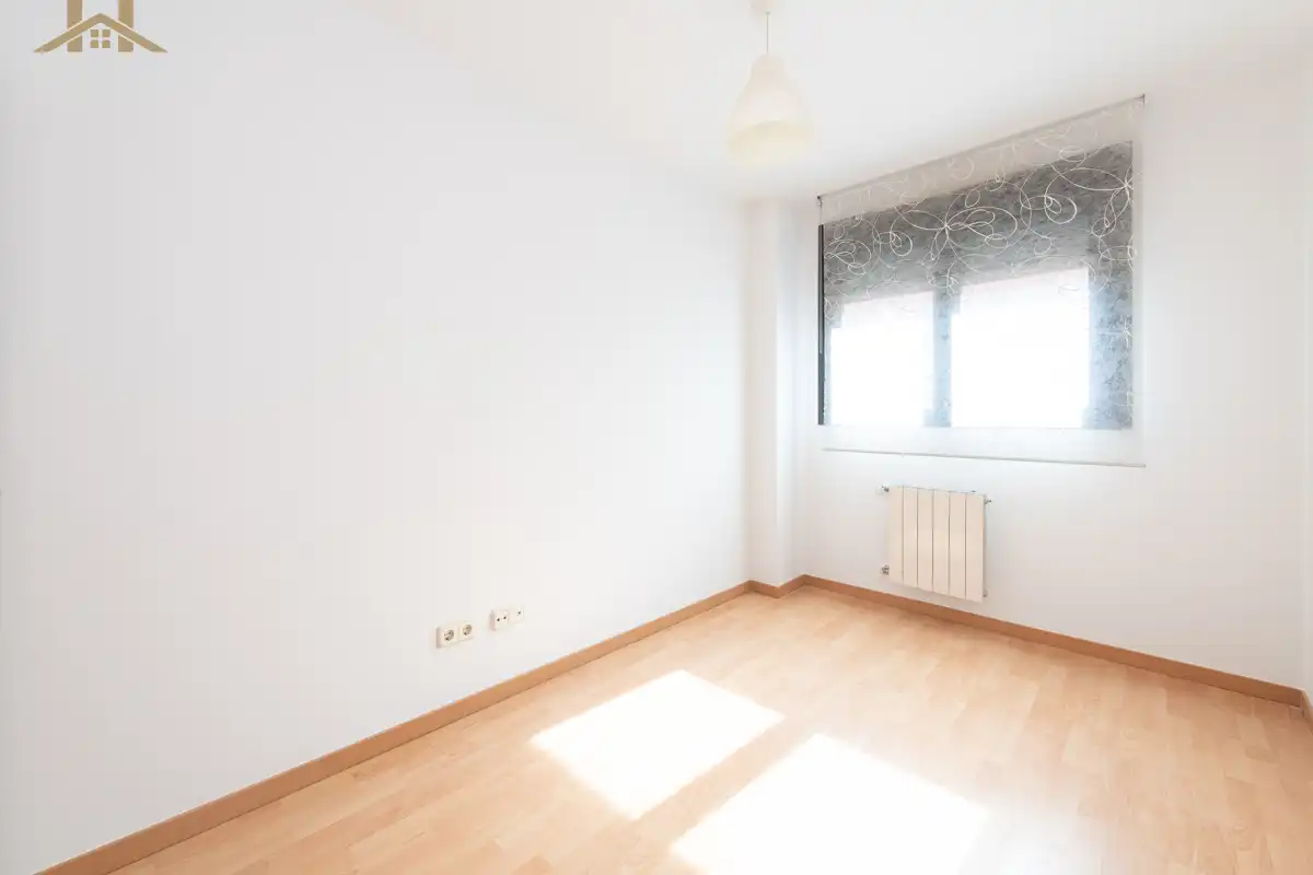 Bedroom of Flat for sale in Pinto  with Air Conditioner, Heating and Storage room