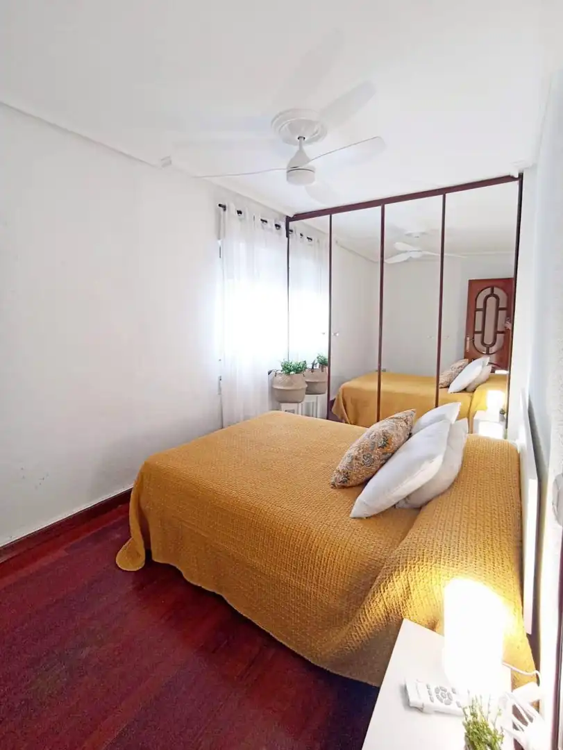 Schlafzimmer von Wohnung zur Miete in Santander mit Heizung, Terrasse und Möbliert
