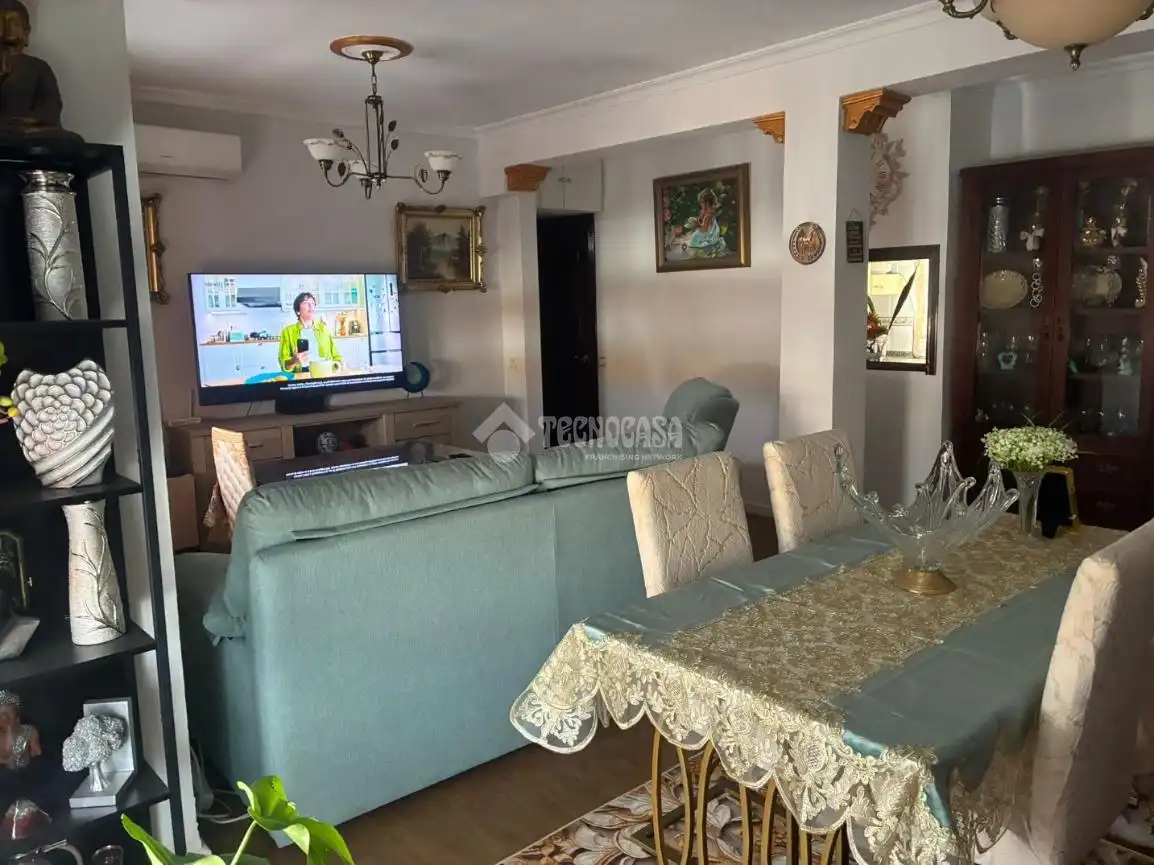Sala d'estar de Pis en venda en Pilas amb Aire condicionat