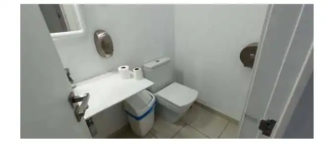 Local comercial en venda a Avenida Europa, imagen 2