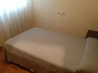 Habitación de Apartamento en venta en León Capital  con Calefacción, Parquet y Terraza