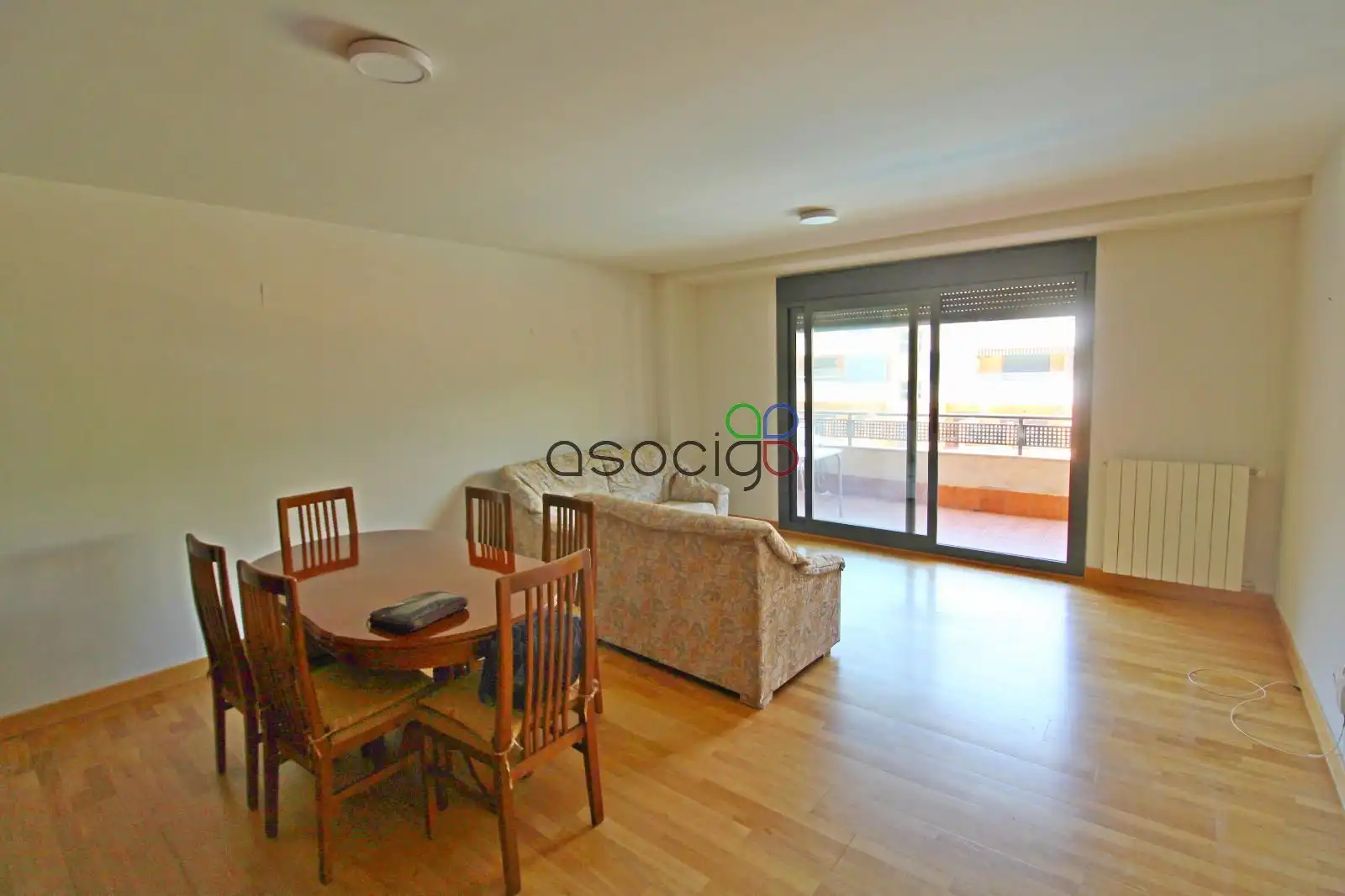 Sala de estar de Piso en venta en Yebes con Calefacción, Trastero y Piscina