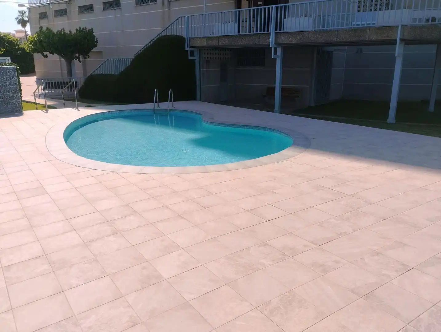 Piscina de Apartament en venda en Cambrils amb Aire condicionat, Calefacció i Terrassa