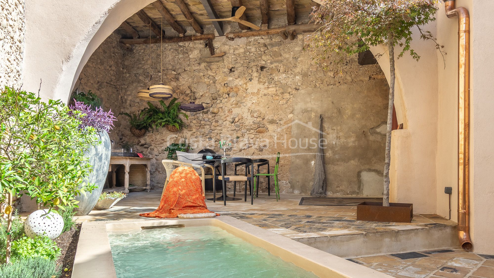 Terrace of Country house for sale in Ventalló  with Air Conditioner, Heating and Private garden