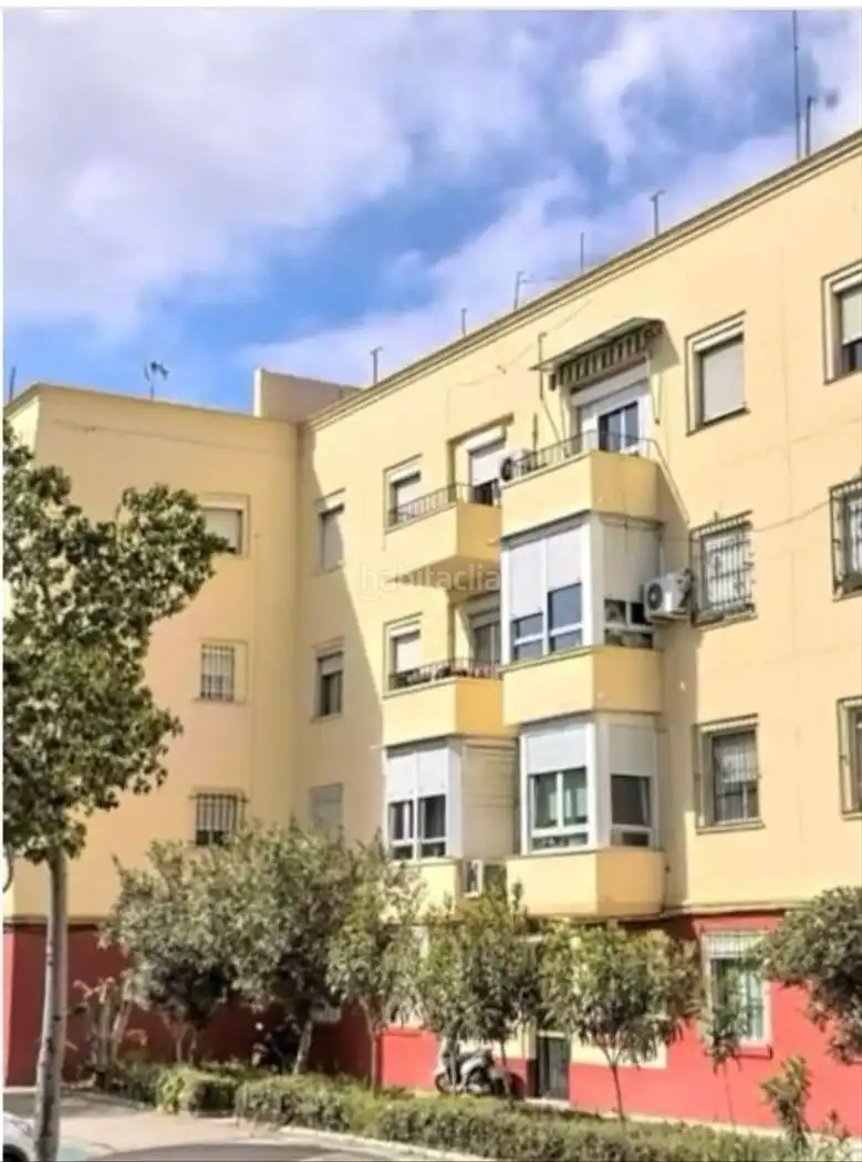 Baixos amb jardí de lloguer a Calle Nuestra Señora de las Mercedes 12