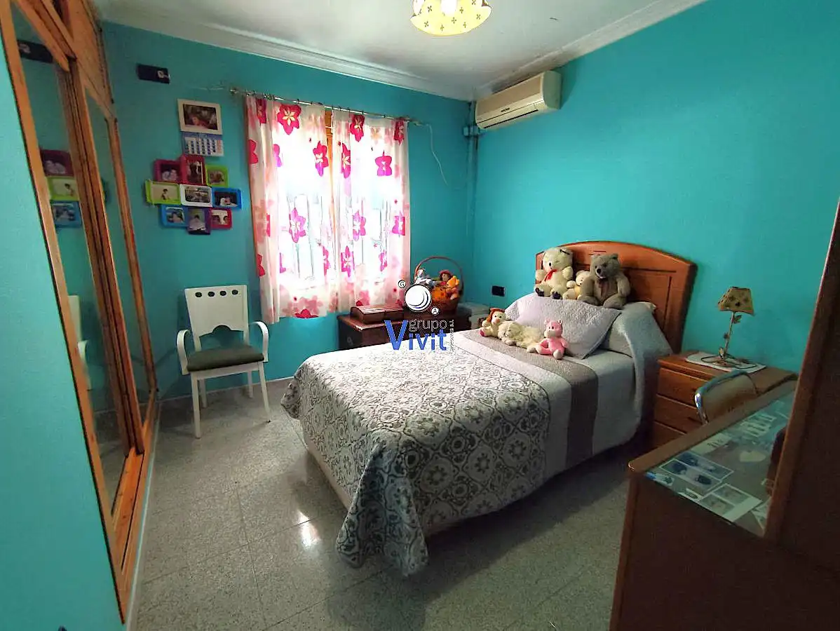 Bedroom of Houses for sale in Sevilla  with Terrace and Balcony