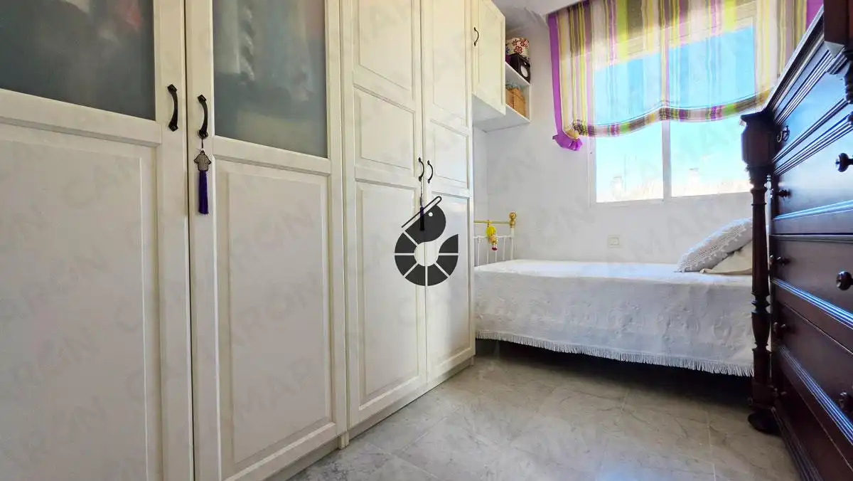 Habitación de Casa adosada en venta en Castilleja de la Cuesta con Aire acondicionado y Balcón