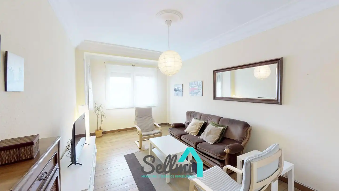 Living room of Flat for rent in Oviedo   with Heating, Parquet flooring and Furnished