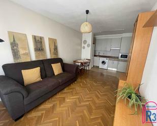 Sala d'estar de Apartament de lloguer en León Capital  amb Terrassa