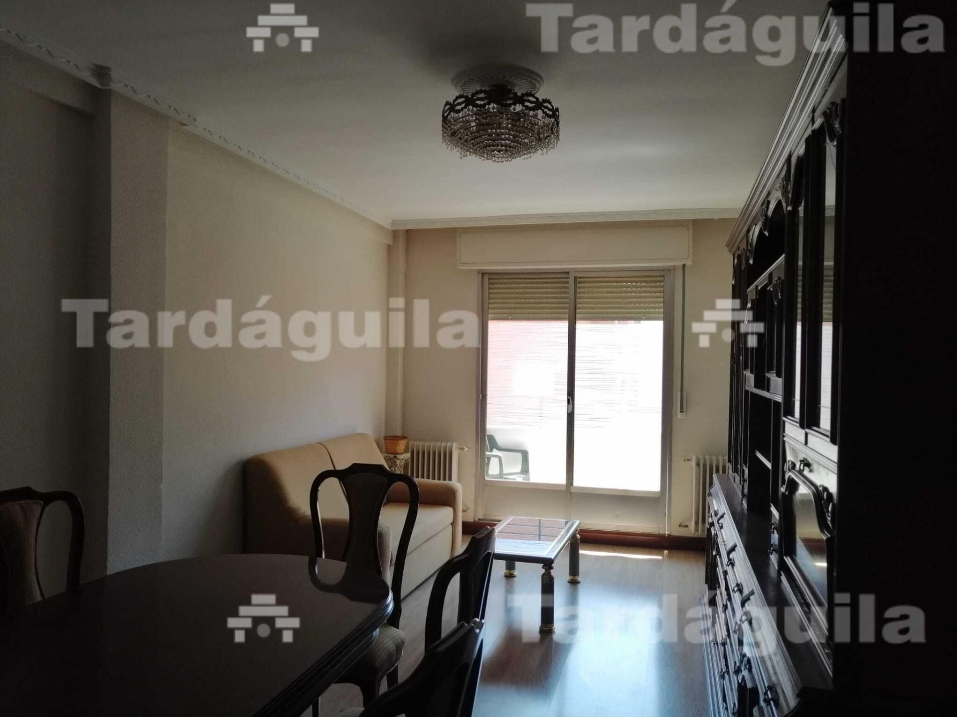 Living room of Flat for sale in Salamanca Capital  with Heating, Storage room and Balcony