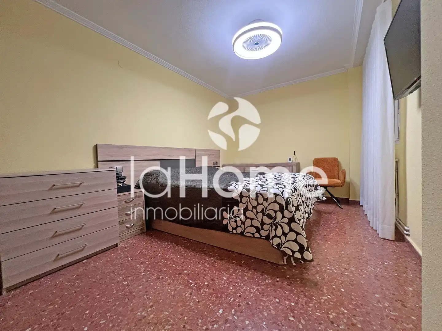Wohnung zum Verkauf in Mislata mit Klimaanlage, Heizung und Terrasse