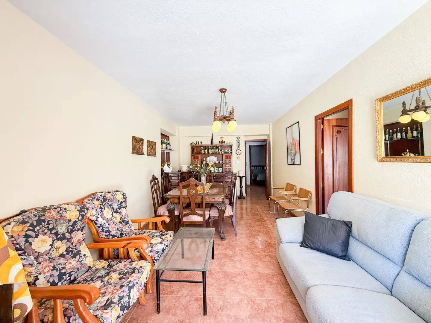 Sala de estar de Piso en venta en Águilas con Terraza, Amueblado y Balcón
