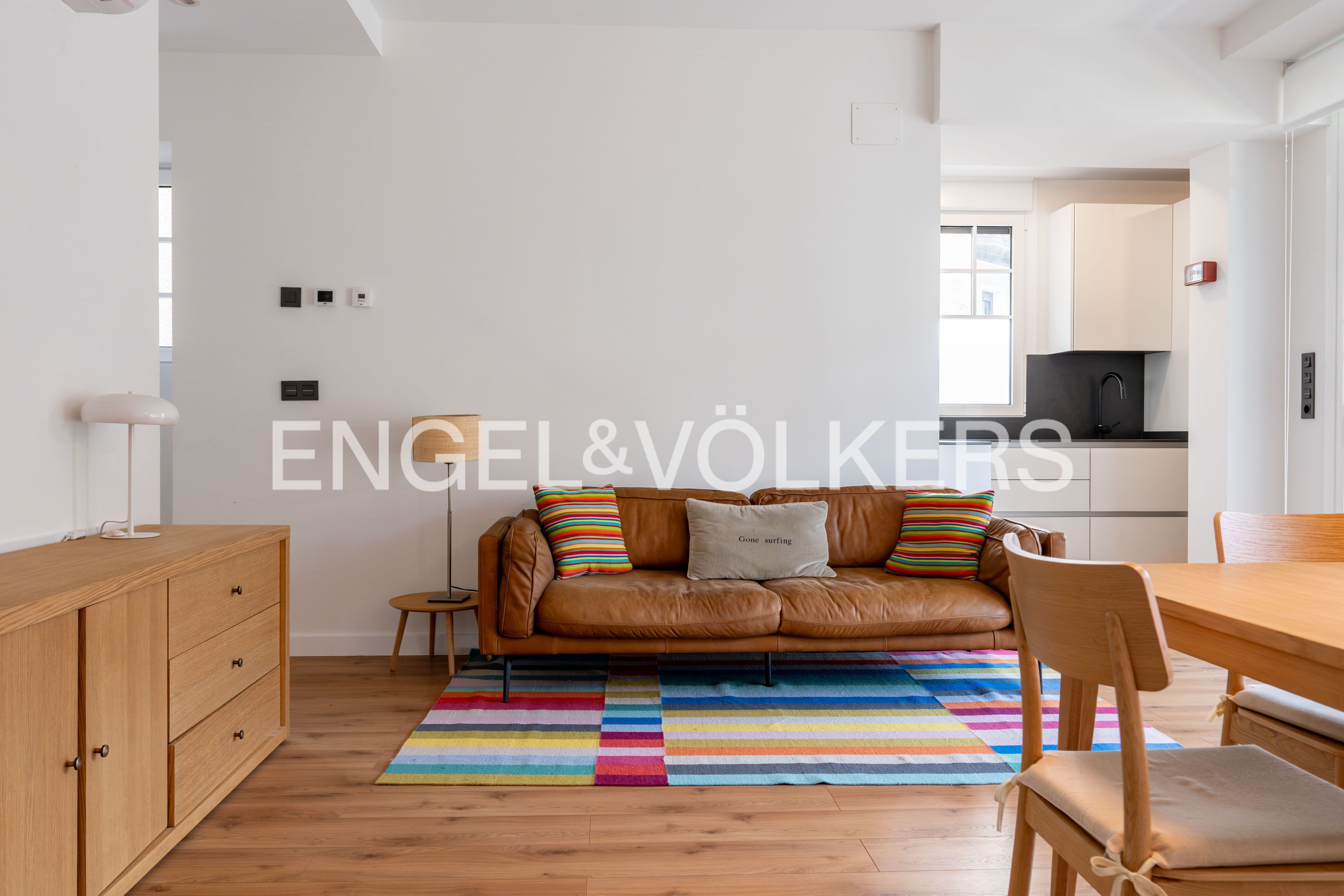 Sala d'estar de Dúplex en venda en Donostia - San Sebastián  amb Aire condicionat, Calefacció i Terrassa