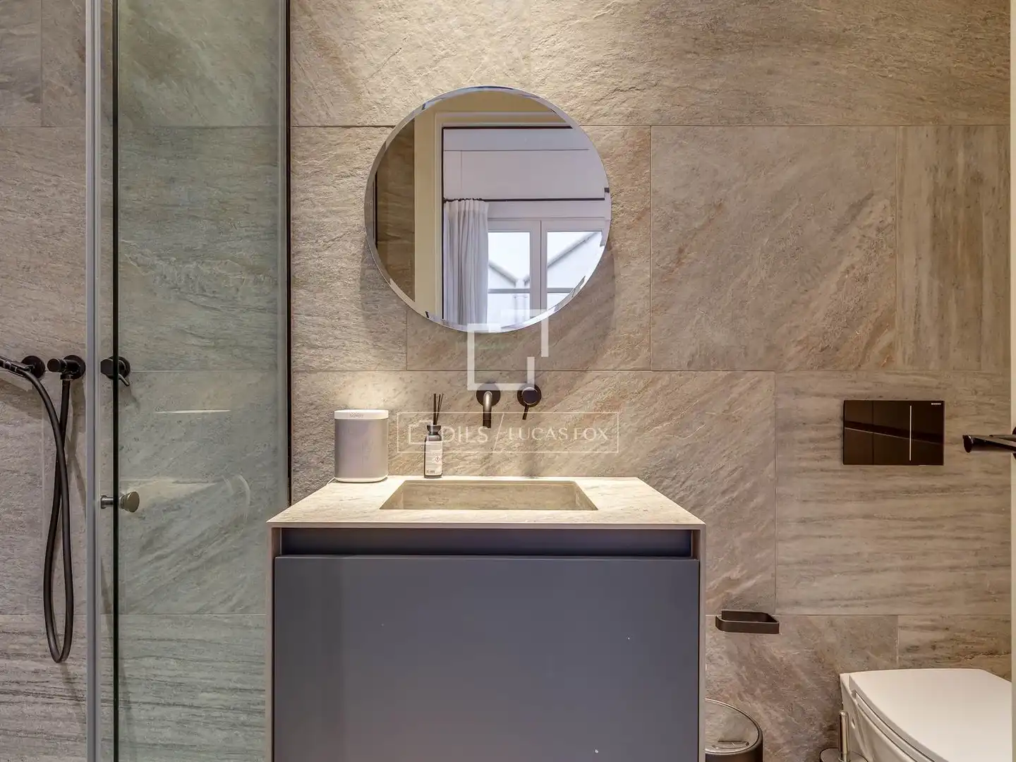 Bathroom of Flat for sale in Barcelona  with Air Conditioner, Heating and Furnished