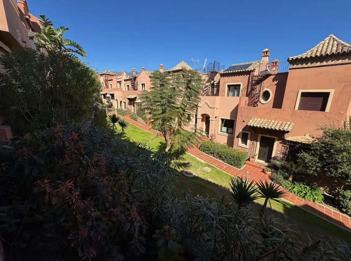 Jardí de Casa adosada en venda en Estepona amb Aire condicionat, Calefacció i Jardí privat
