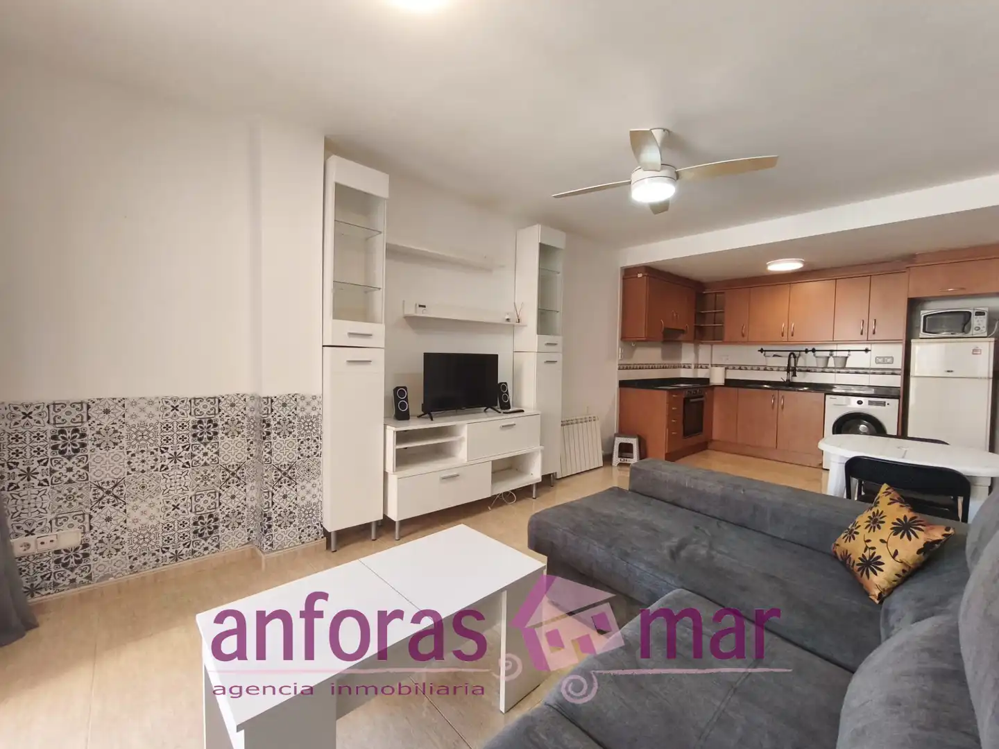 Sala d'estar de Apartament en venda en Creixell amb Calefacció, Terrassa i Moblat