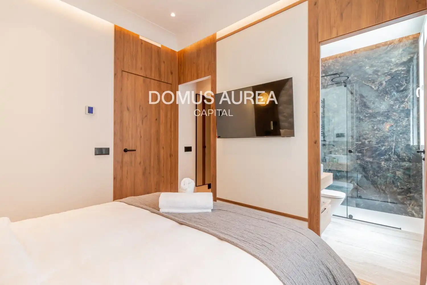 Bedroom of Attic for rent in Madrid  with Air Conditioner, Heating and Parquet flooring