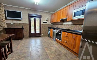 Kitchen of Flat for sale in Etxebarri  with Balcony