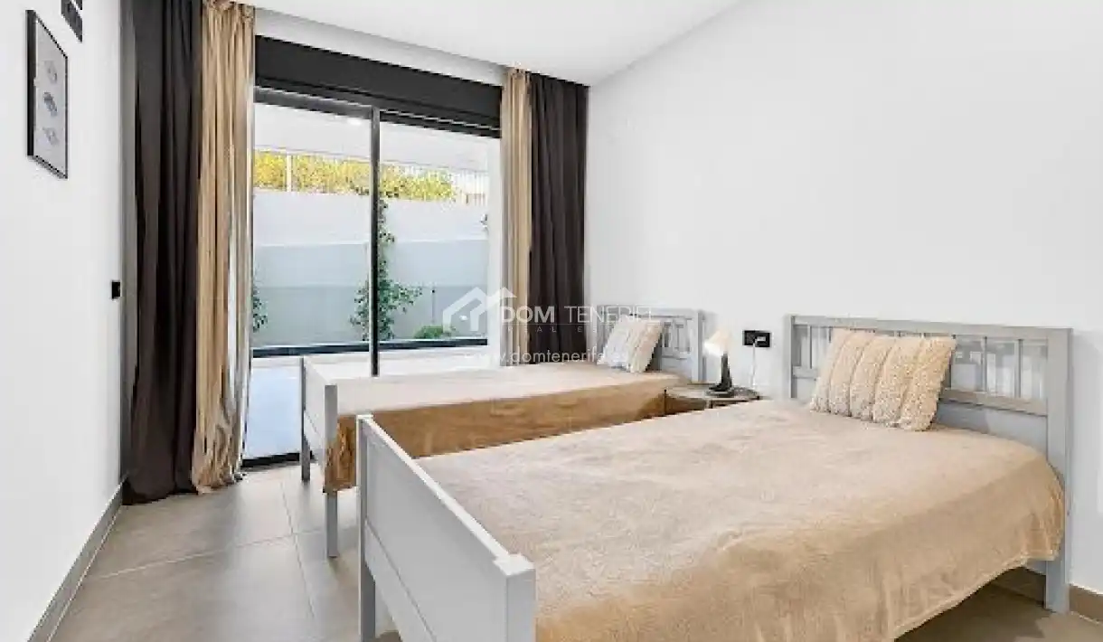 Habitación de Piso en venta en Adeje con Aire acondicionado, Terraza y Trastero
