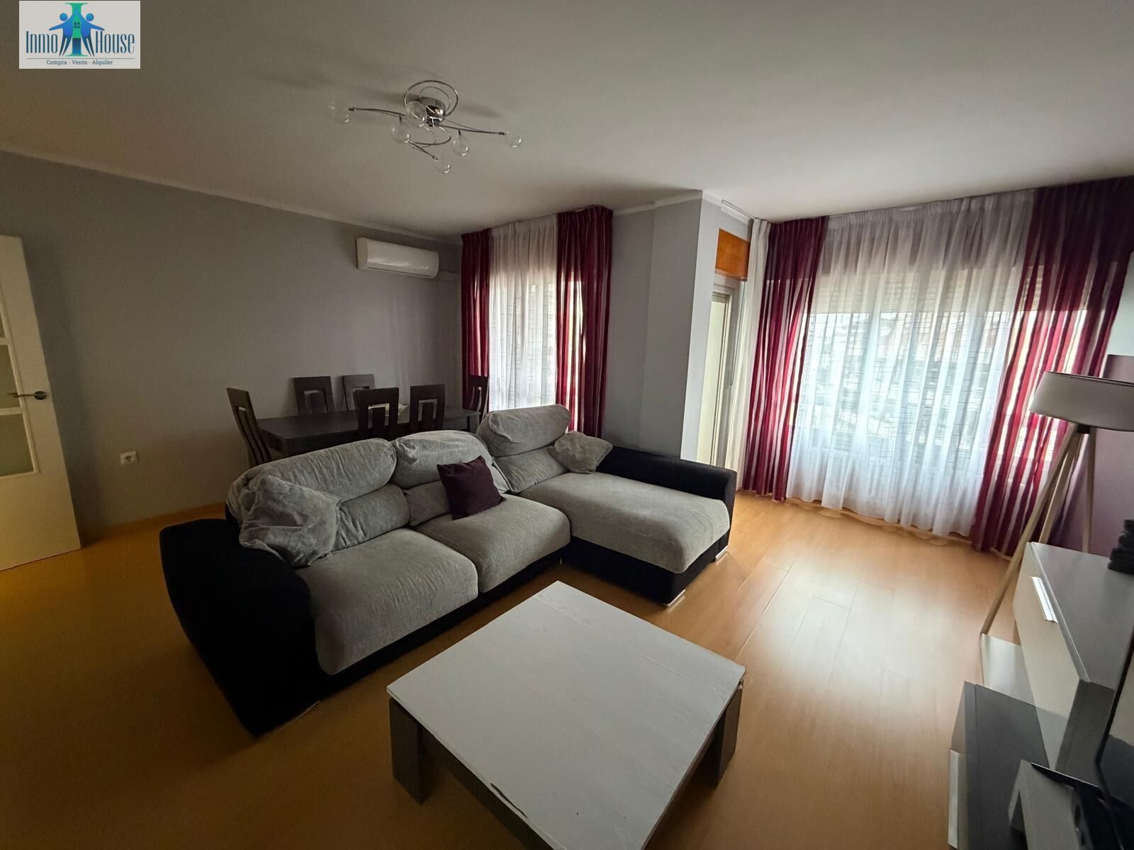 Living room of Flat for sale in  Albacete Capital  with Air Conditioner, Heating and Parquet flooring