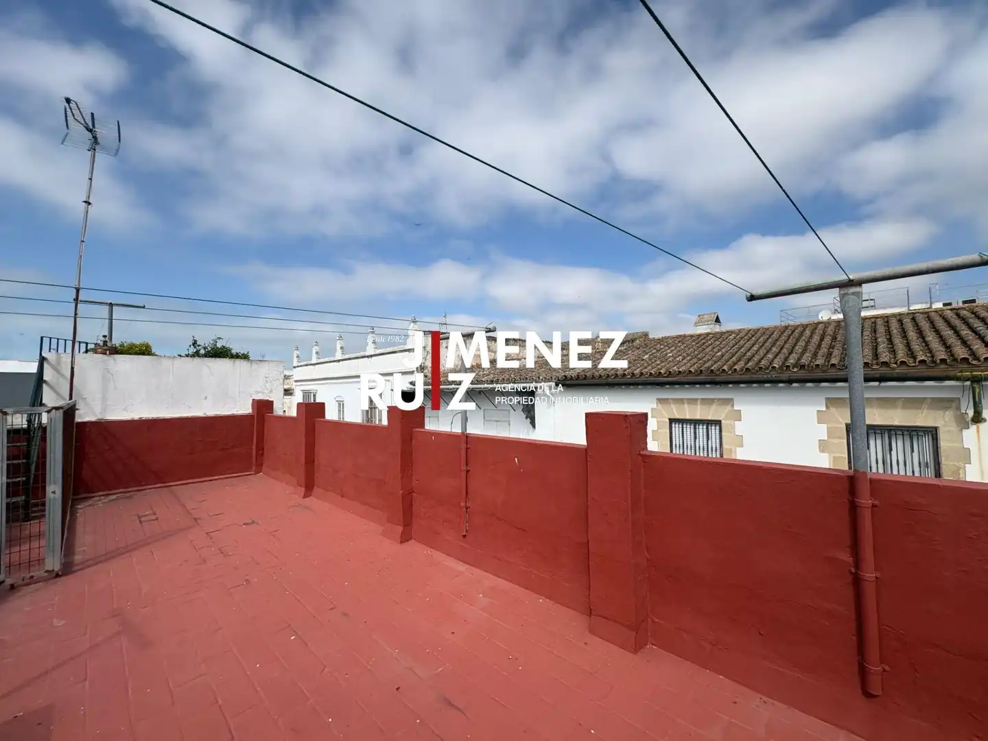 Vista exterior de Casa adosada en venta en El Puerto de Santa María con Terraza