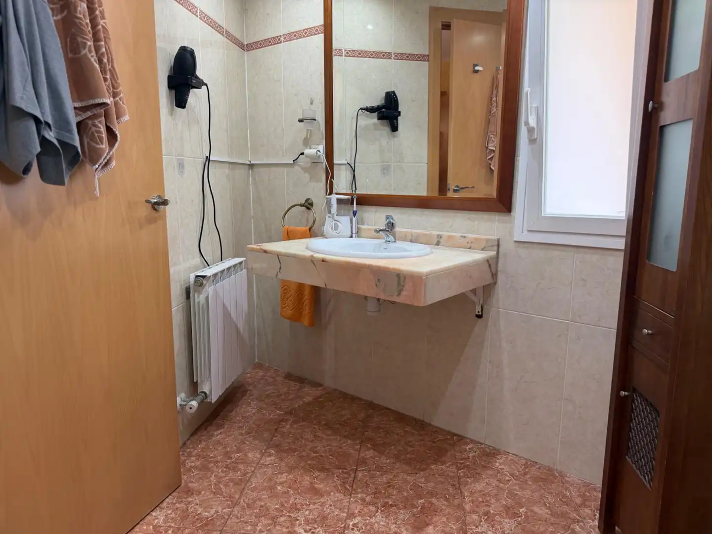 Badezimmer von Wohnung zum Verkauf in Mataró mit Klimaanlage, Heizung und Parkett