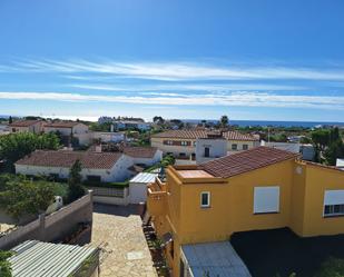 Vista exterior de Casa o xalet en venda en Torredembarra amb Aire condicionat, Calefacció i Jardí privat