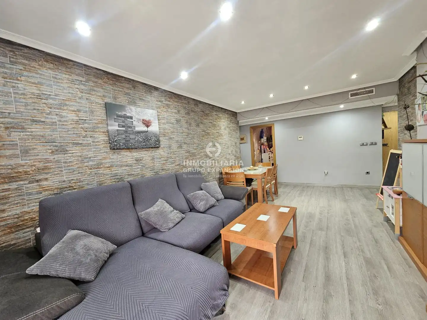 Wohnung zum Verkauf in Aspe mit Abstellraum, Balkon und Gemeinschaftspool