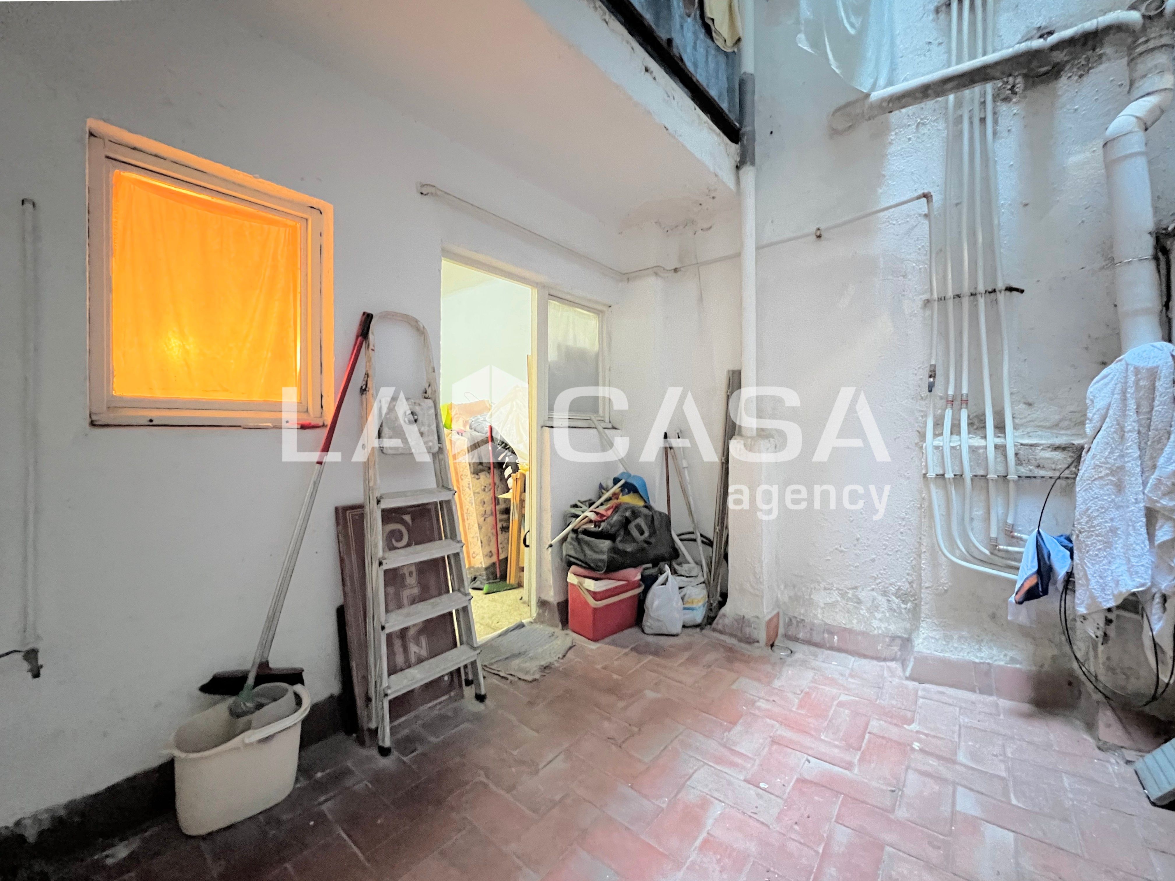 Premises for sale in Badalona