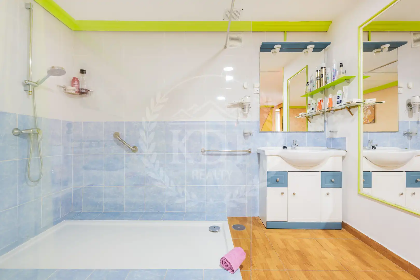 Bathroom of Buildings for sale in Granadilla de Abona  with Alarm and Community pool