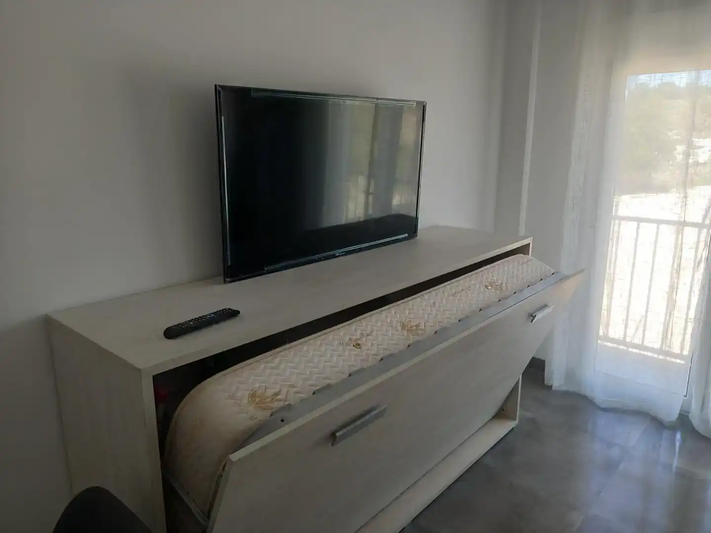 Schlafzimmer von Wohnungen zur Miete in Cabra mit Klimaanlage, Ofen und Waschmaschine