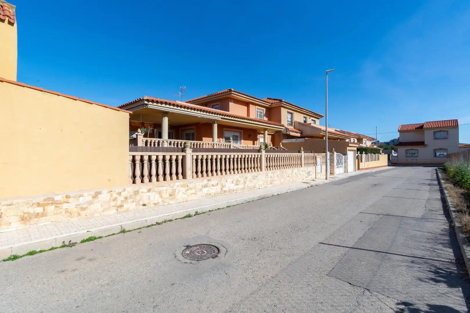 Vista exterior de Casa o xalet en venda en La Unión amb Aire condicionat, Calefacció i Jardí privat