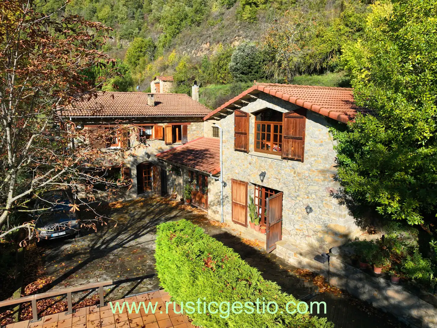 Vista exterior de Finca rústica en venta en Vallfogona de Ripollès con Jardín privado, Terraza y Piscina