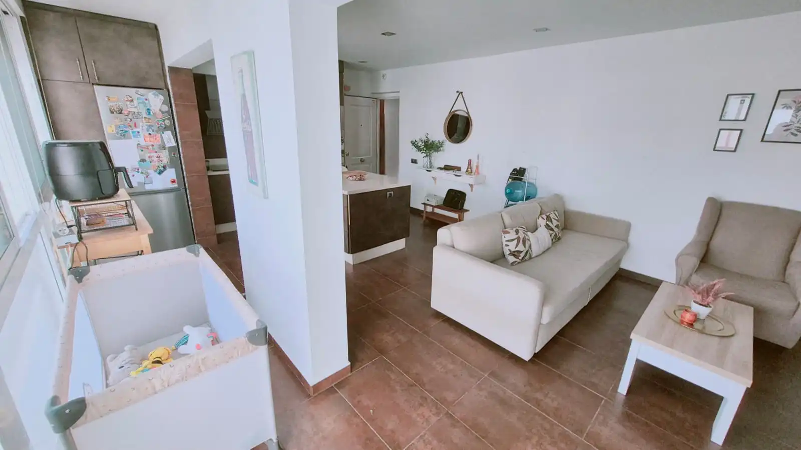 Living room of Flat for sale in Sevilla  with Air Conditioner, Oven and Washing machine