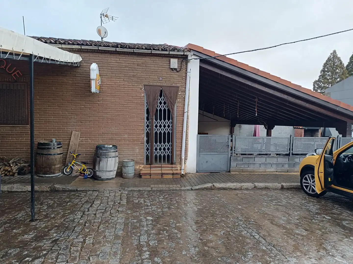 Vista exterior de Local en venta en Tardelcuende, Soria