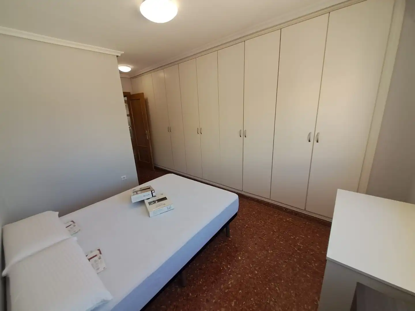 Schlafzimmer von Wohnung zur Miete in Burjassot mit Balkon